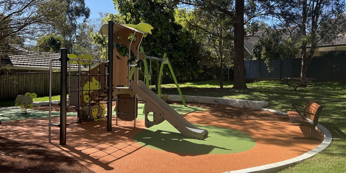 Eldinhope Green playground.JPG